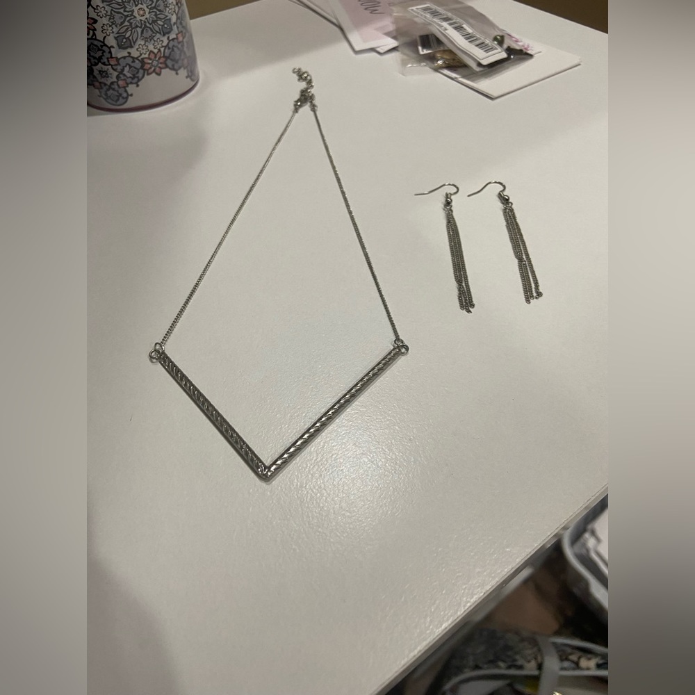 5/$10 | Paparazzi Necklace & Earring Set